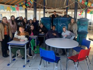 Secretaria  Municipal  de Educação de Ernestina realiza entrega de Computadores e Mobiliários novos para Escolas e Sala Multidisciplinar