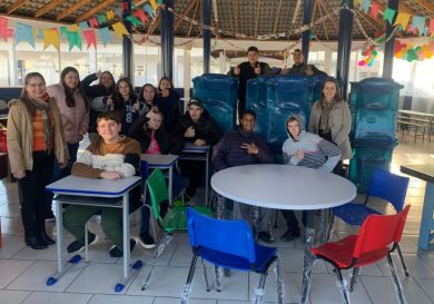 Secretaria  Municipal  de Educação de Ernestina realiza entrega de Computadores e Mobiliários novos para Escolas e Sala Multidisciplinar