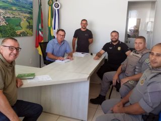 Administração Municipal discute parcerias para reforçar segurança em Ernestina