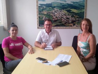 Administração municipal de Ernestina dialoga sobre apoio à Sefe em reunião