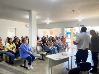 Administração municipal realiza reunião com profissionais da saúde