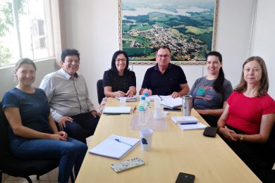 Parceria entre Prefeitura e Sicredi reforça programas educacionais em Ernestina