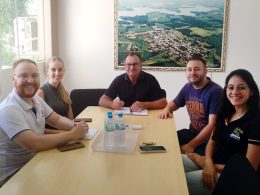 Parceria pelo desenvolvimento econômico de Ernestina marca reunião do prefeito Nico com a Acipae