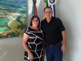 Prefeito Nico e vereadora Ingrid Worst discutem ações conjuntas para Ernestina