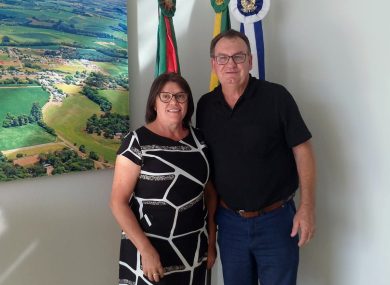 Prefeito Nico e vereadora Ingrid Worst discutem ações conjuntas para Ernestina