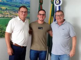 Prefeito Nico e vice Leonir reúnem-se com o vereador Elian