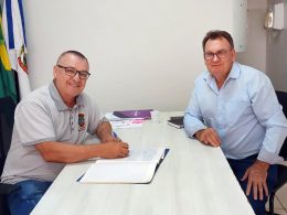 Prefeito Nico reassume como chefe do Executivo de Ernestina após viagem à Assembleia da Famurs