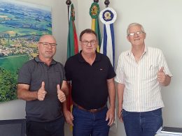 Prefeito Nico solicita novos recursos para Ernestina em reunião com assessor da deputada Maria do Rosário