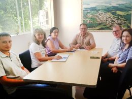 Reunião alinha quadro de profissionais da Educação e calendário escolar de 2025 em Ernestina