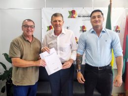 Vice-prefeito Leonir busca oportunidades para Ernestina em reunião com o secretário estadual do Trabalho