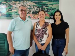 Vice-prefeito Leonir recebe vereadora Vera e assessora da deputada Delegada Nadine