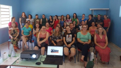 Escolas municipais realizam reuniões com pais para início do ano letivo