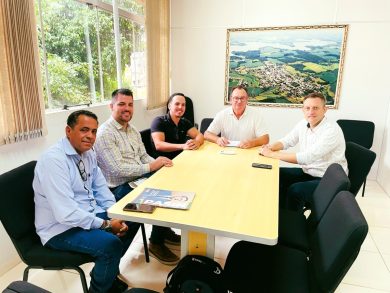 Prefeito Nico e vereador Elian buscam recursos para infraestrutura esportiva em Ernestina