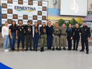 Estudantes refletem sobre cidadania e respeito em atividade da Semana do Município