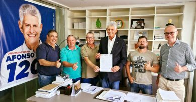 Comitiva ernestinense busca apoio para ampliação da EMEI Dr. Orlando Rojas