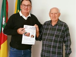 Padre Adalíbio Barth convida o prefeito Nico para a tradicional Festa de 1º de Maio em Ernestina
