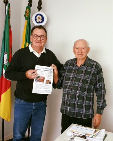 Padre Adalíbio Barth convida o prefeito Nico para a tradicional Festa de 1º de Maio em Ernestina