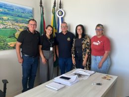 Administração municipal de Ernestina recebe executiva do Grupo RBS