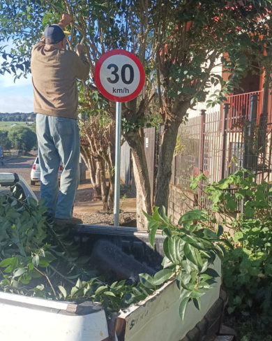 Secretaria de Serviços Urbanos promove ações de limpeza, sinalização e melhorias
