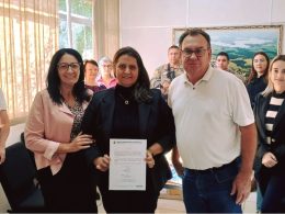 Conselheira Cláudia Bueno assume como conselheira tutelar de Ernestina