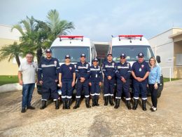 Motoristas e enfermeiros plantonistas recebem novos uniformes em Ernestina