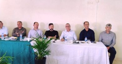 Vice-prefeito Leonir Vargas representa Ernestina em reunião da Ampla em Camargo