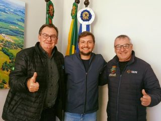 Ernestina articula apoio para novos investimentos
