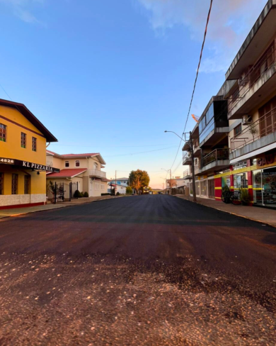 Ernestina inicia asfaltamento de novas ruas urbanas