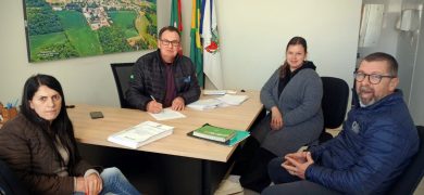 Prefeito Nico assina ordem para obra de asfaltamento de cinco ruas