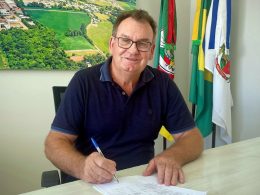 Prefeitura de Ernestina antecipa 50% do 13º salário e injeta recursos na economia local