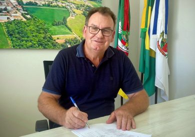 Prefeitura de Ernestina antecipa 50% do 13º salário e injeta recursos na economia local