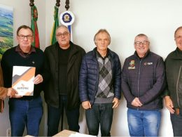 Representantes da Via Certa Auto Escola visitam Ernestina