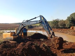 Serviços da Secretaria de Obras incentiva bacia leiteira em Ernestina 