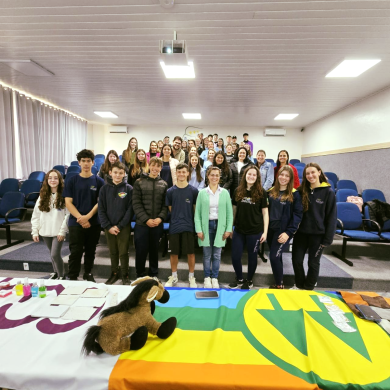 Alunos vivenciam dia de aprendizado e cooperação em Nova Petrópolis