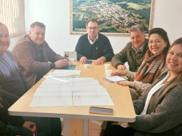 Ernestina acelera projetos estratégicos para impulsionar turismo com novos asfaltos