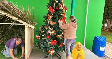 Ernestina aguarda a chegada do Natal!