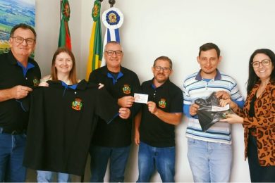 Servidores públicos recebem homenagem em Ernestina