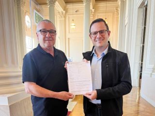 Ernestina em busca de avanços: comitiva trata de asfalto e educação no Palácio Piratini