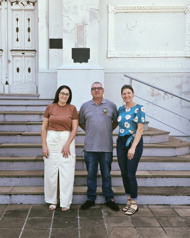 Ernestina participa de reunião da Ampla e debate diretrizes dos Planos Decenais de Educação