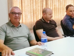 Prefeito em exercício Leonir Vargas acompanha eleição da nova presidência da Ampla