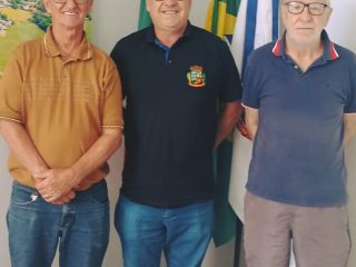 Leonir Vargas recebe representantes do Condomínio Gramado 