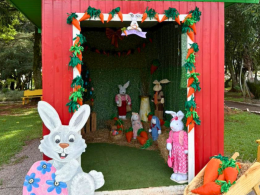 Praça de Ernestina ganha decoração especial e entra no clima de Páscoa