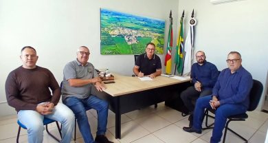 Mais infraestrutura a caminho: prefeito Nico assina ordem para pavimentação de duas ruas em Ernestina