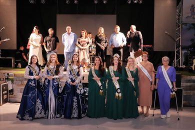 Noite de festa, música e surpresas no Baile do Município de Ernestina