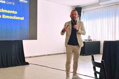 Formação valoriza o autoconhecimento e fortalece educadores de Ernestina
