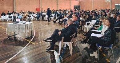 Representantes de Ernestina participam de Seminário Regional de Educação Fiscal em Vera Cruz