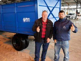 Carreta agrícola basculante destinada pelo deputado Márcio Biolchi fortalecerá apoio aos agricultores de Ernestina