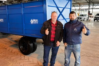 Carreta agrícola basculante destinada pelo deputado Márcio Biolchi fortalecerá apoio aos agricultores de Ernestina