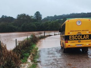 Chuva intensa provoca estragos em Ernestina e aulas são canceladas nesta quarta-feira