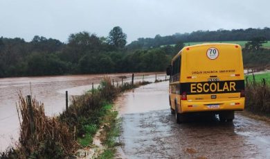 Chuva intensa provoca estragos em Ernestina e aulas são canceladas nesta quarta-feira